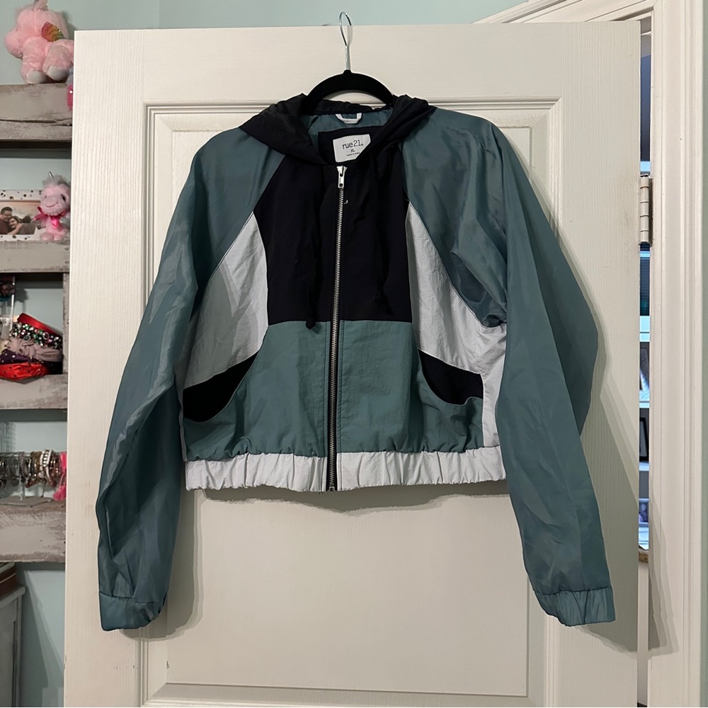 Rue21 windbreaker cropped jacket, XL